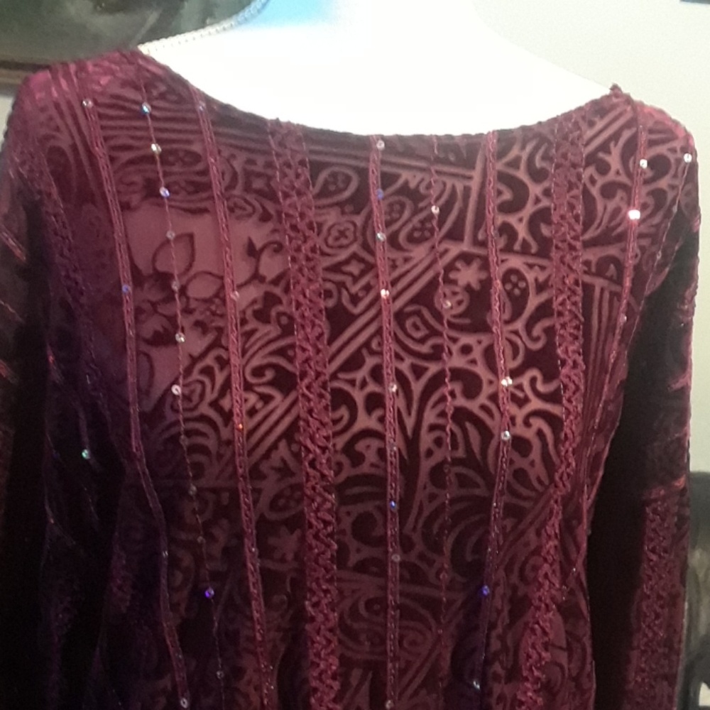 Sparkly Maroon top, size M